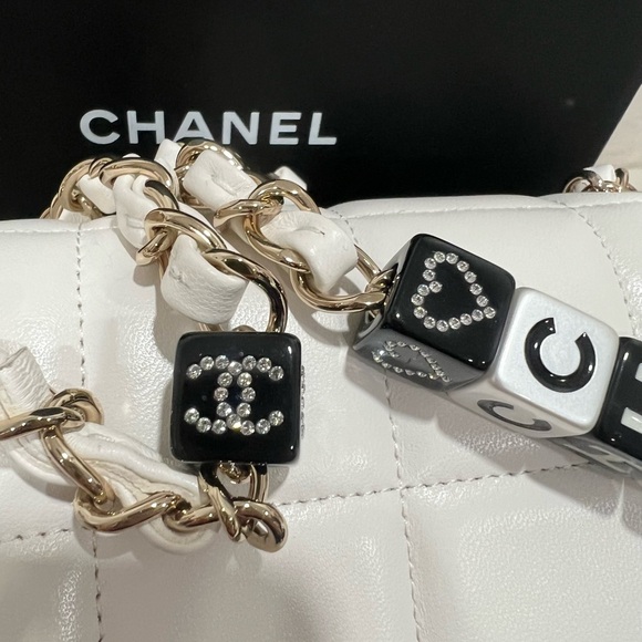 Chanel White mini Lambskin Monacoco crossbody Flap Bag - Picture 5 of 16